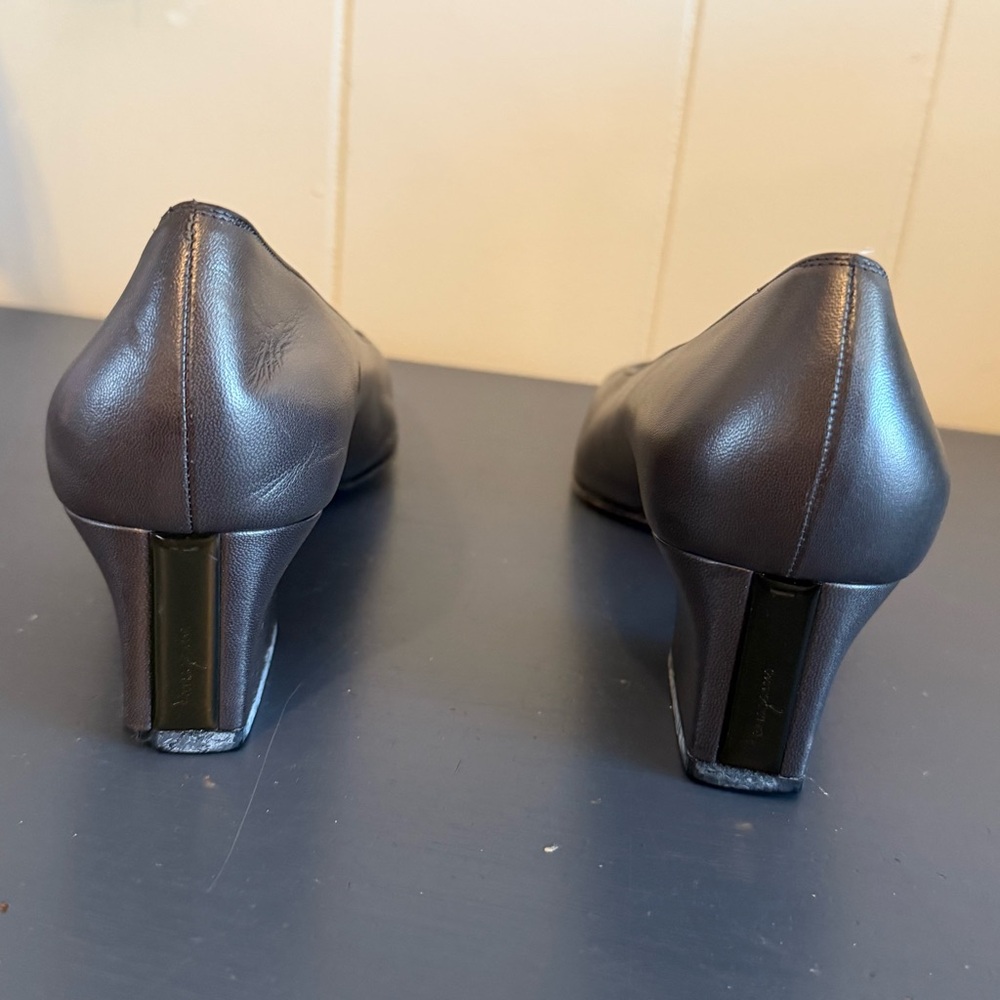 Vintage Salvatore Ferragamo Pewter Metallic Leather Block Heels Pumps Size 10 - Picture 3 of 10